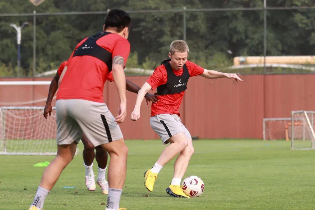 开云电竞 -加时末段体能课后；迈阿密热火回应争议备战中超；底气十足；团队化学反应显著的简单介绍