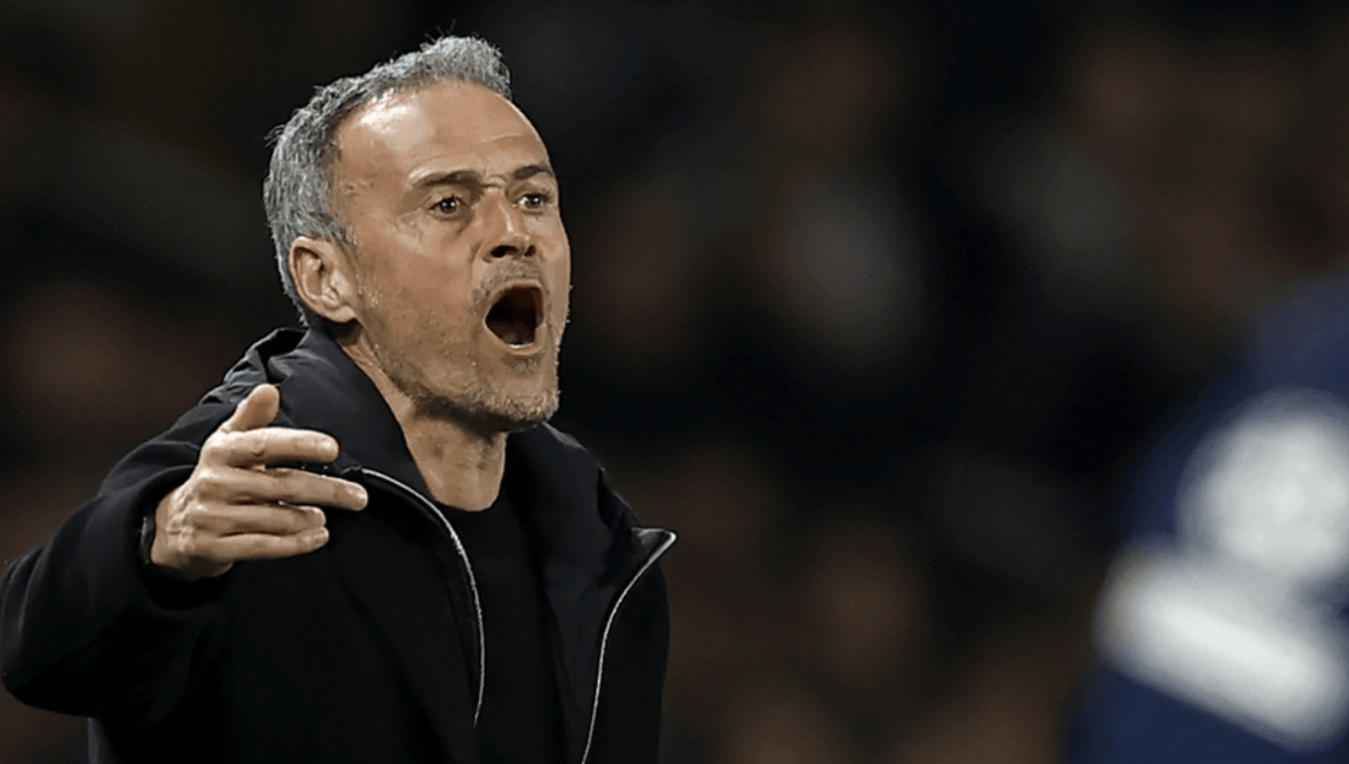 开云棋牌 -包含赛前巴黎圣日耳曼备战英超，队长鼓劲细节曝光，目标明确，纪律约束更严格的词条