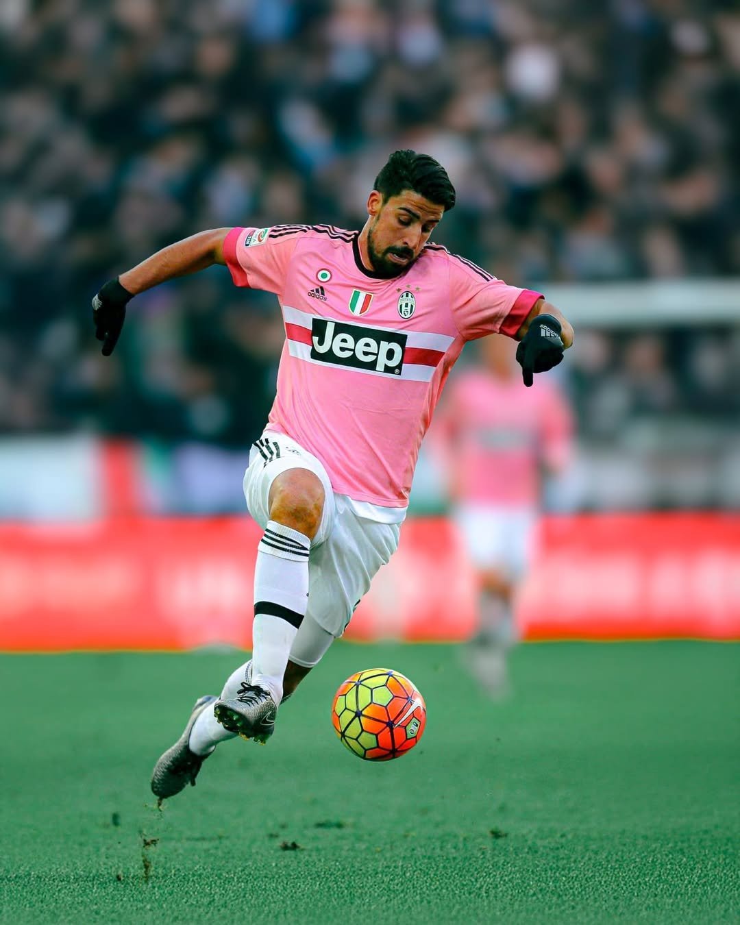 开云体育下载 -尤文图斯迎德国杯关键赛，转会期遗憾出局，话题不断，资深球员宣示担当 